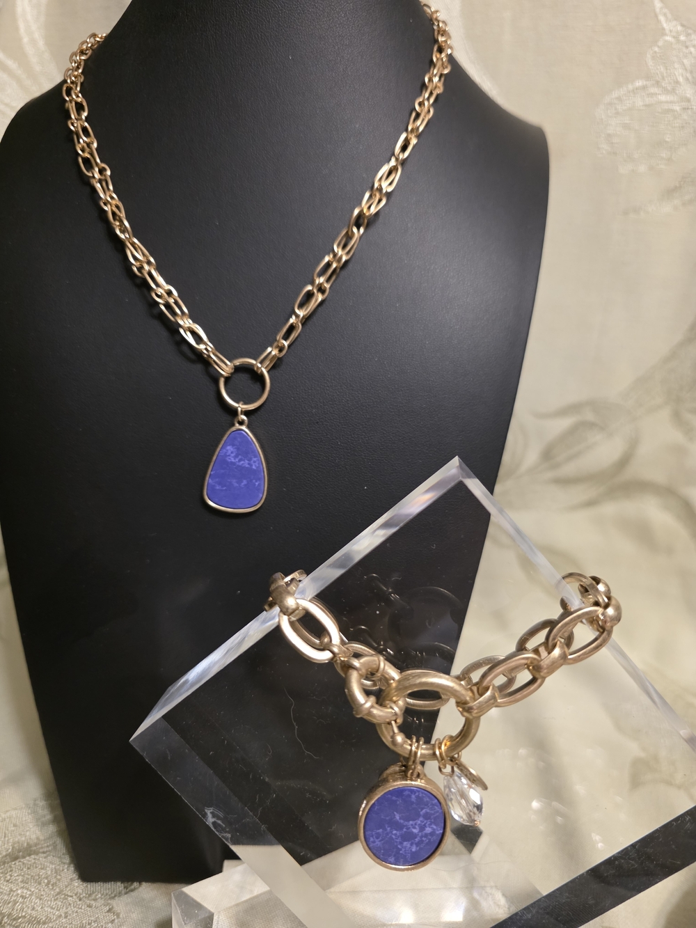 #850 Gold-Tone Linked Necklace and Charm Bracelet Set with Blue Stone Pendant